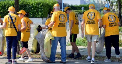 Scientology al Villaggio Violino, i Ministri Volontari contribuiscono ad un ambiente più pulito