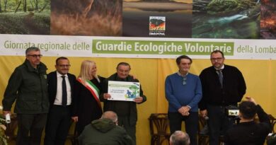 Il Consigliere Regionale Diego Invernici alla premiazione delle Guardie Ecologiche Volontarie