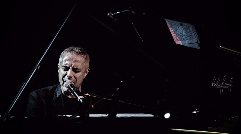 Enrico Giaretta, al pianoforte, accompagnerà Vincenzo Mollica nello spettacolo "L'arte di non vedere"