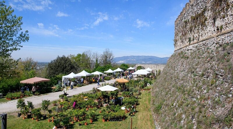 Fiori nella Rocca: dal 12 al 14 aprile la XVI edizione della raffinata mostra mercato fra arte, natura e storia
